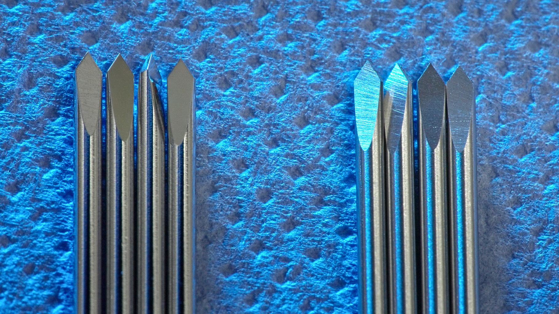 Kirschner drill wires in comparison - left electropolished, right uncoated